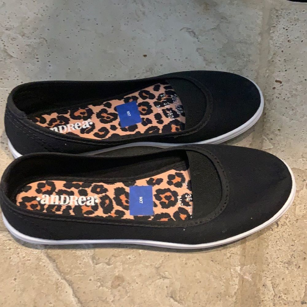 ANDREA FENZI Women's Black Loafers with Leopard Print Insole